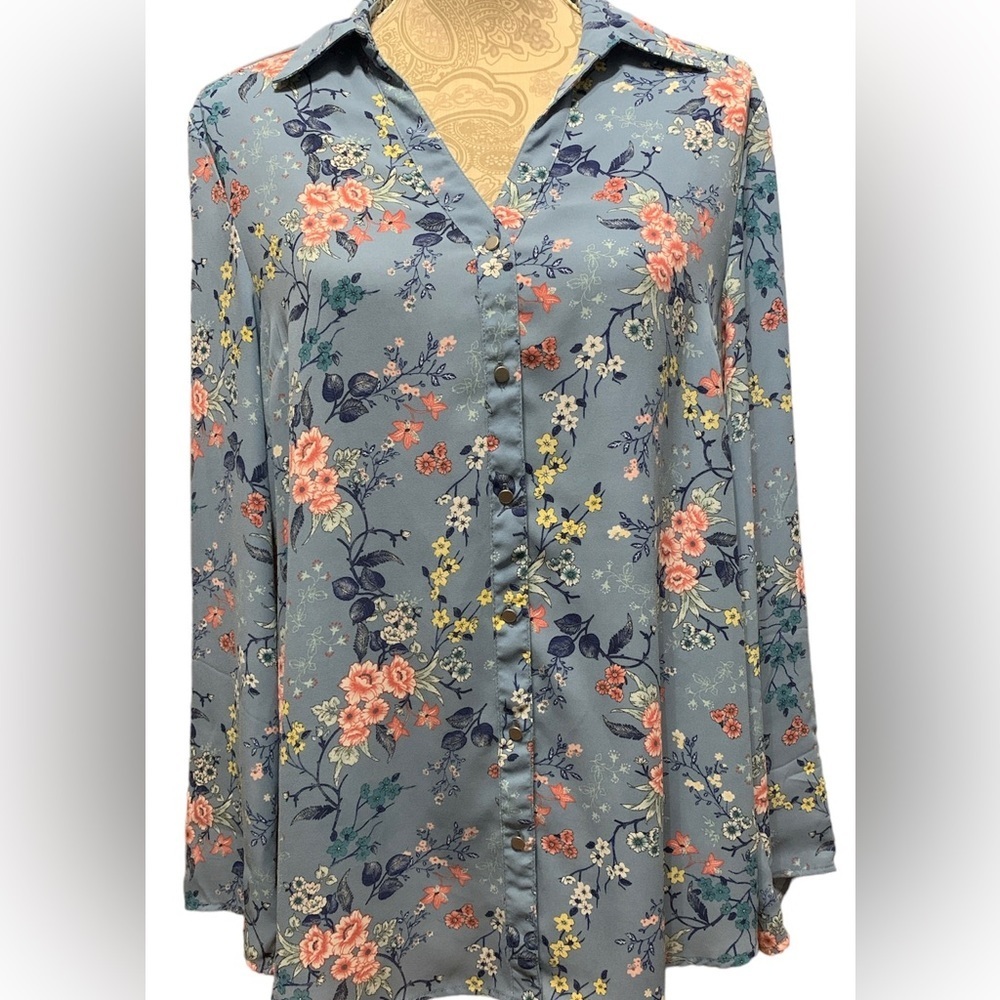 Massini women’s blue with floral design long sleeve/rolled up sleeves medium